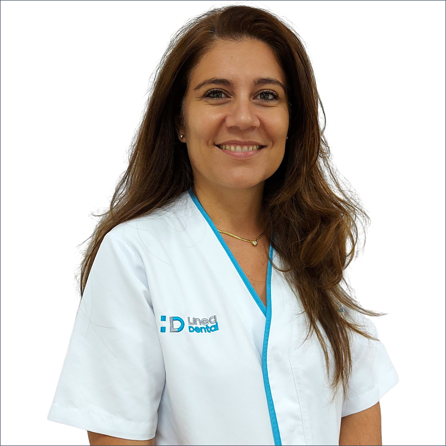 miniatura-doctora-lidia-requena-diamond-provider-invisalign-mejor-clinica-linea-dental-ciudad-real-miguelturra